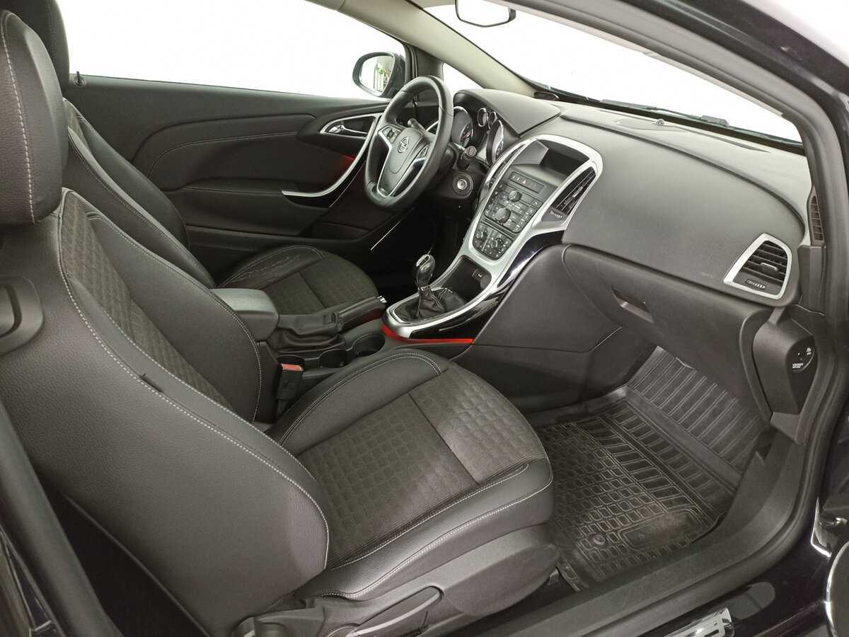 Опель Астра б/у, 2013, Механическая. Фото: #8