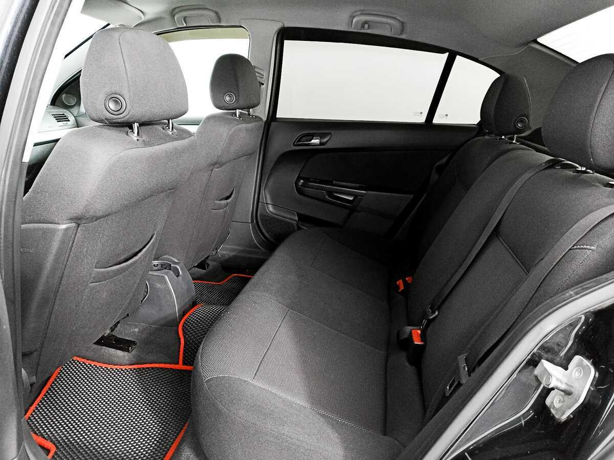 Опель Астра б/у, 2012, Механическая. Фото: #9