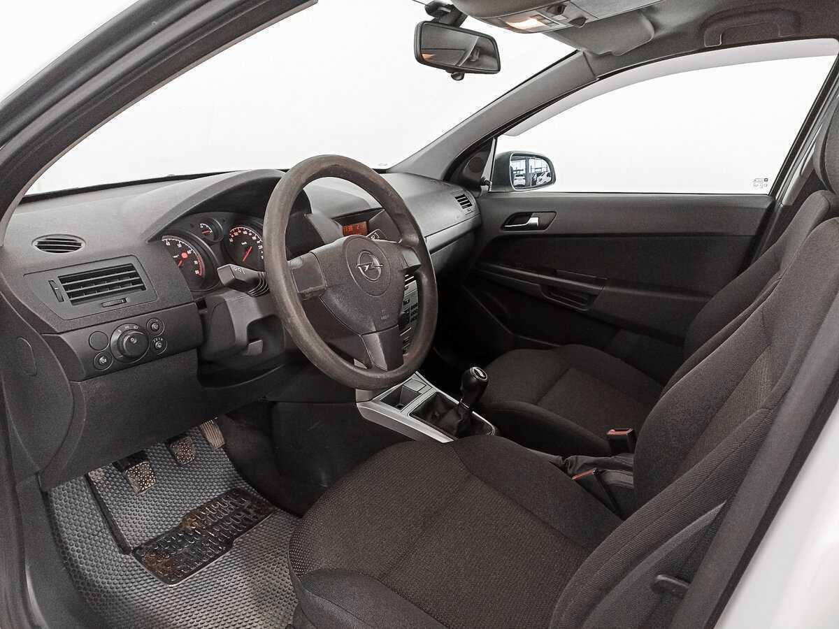 Опель Астра б/у, 2013, Механическая. Фото: #13