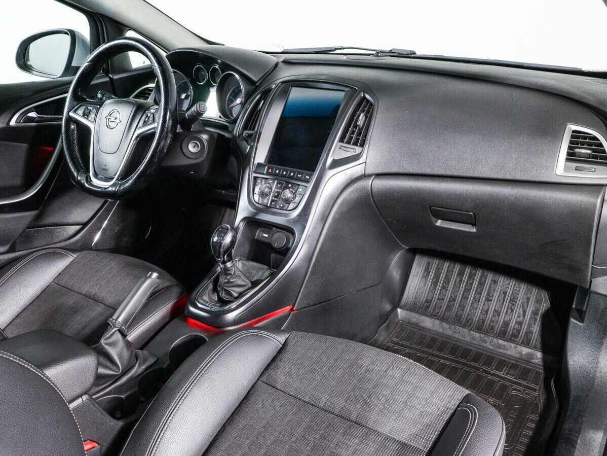 Опель Астра б/у, 2013, Механическая. Фото: #6