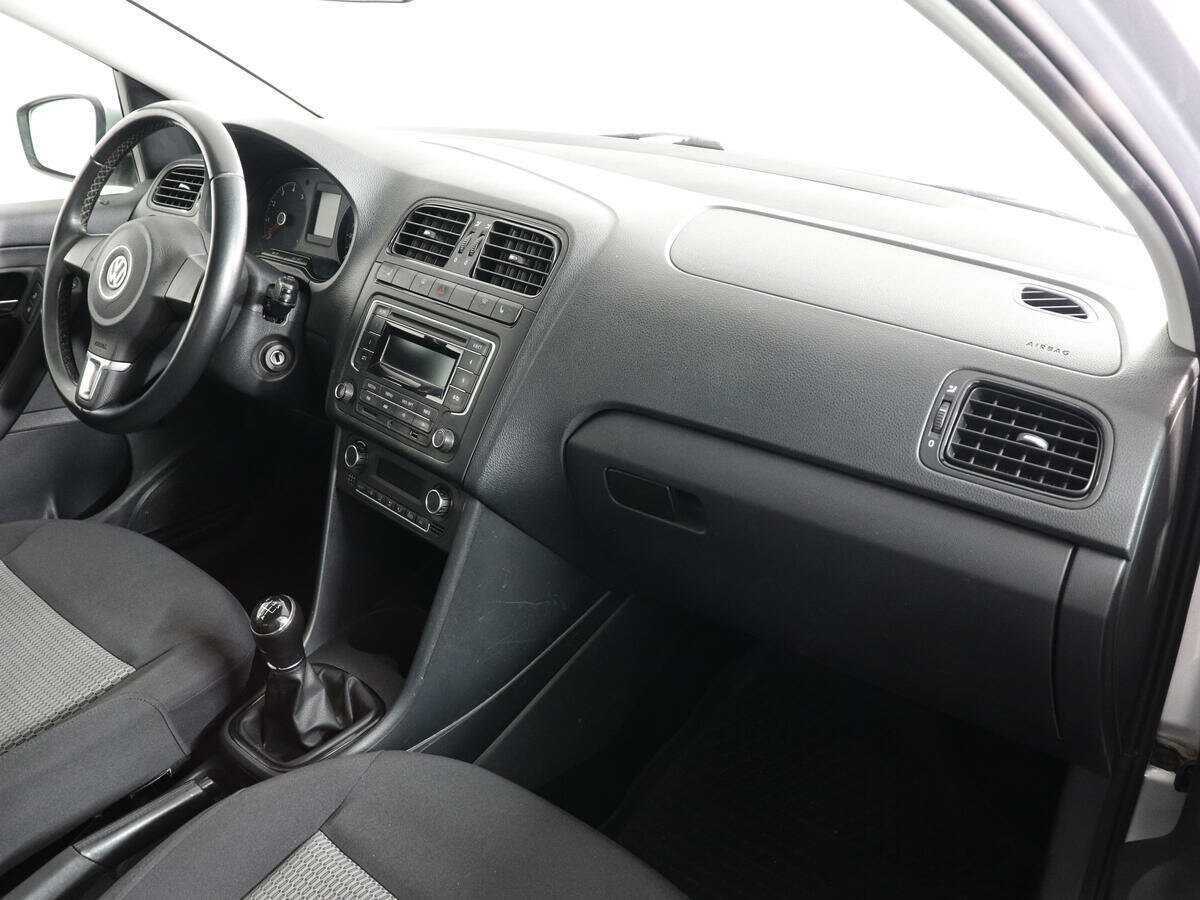 Фольксваген Поло б/у, 2015, Механическая. Фото: #9