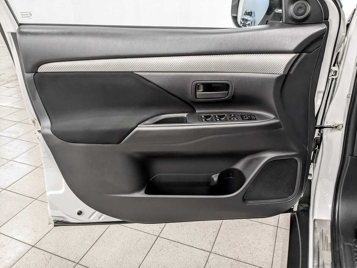 Митсубиши Оутлэндер б/у, 2015, Вариатор. Фото: #18