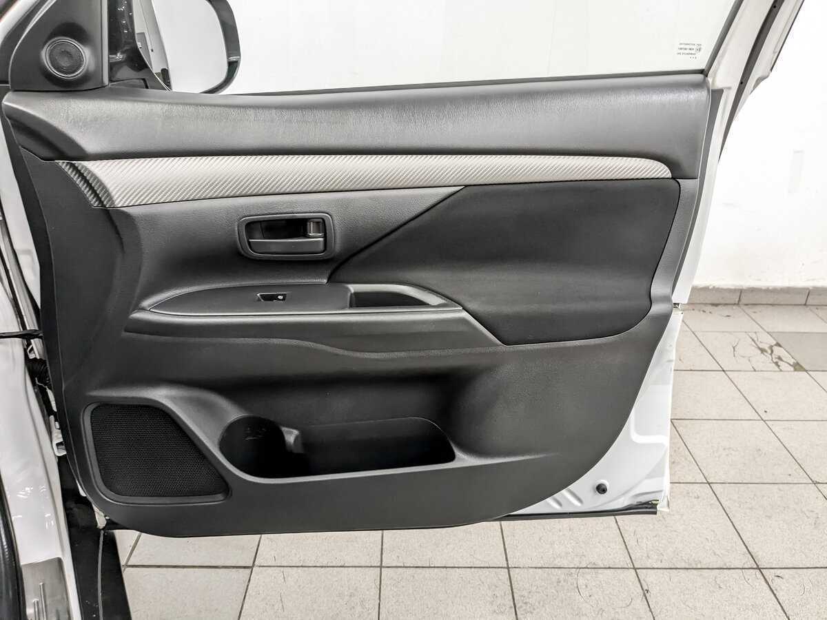 Митсубиши Оутлэндер б/у, 2015, Вариатор. Фото: #23