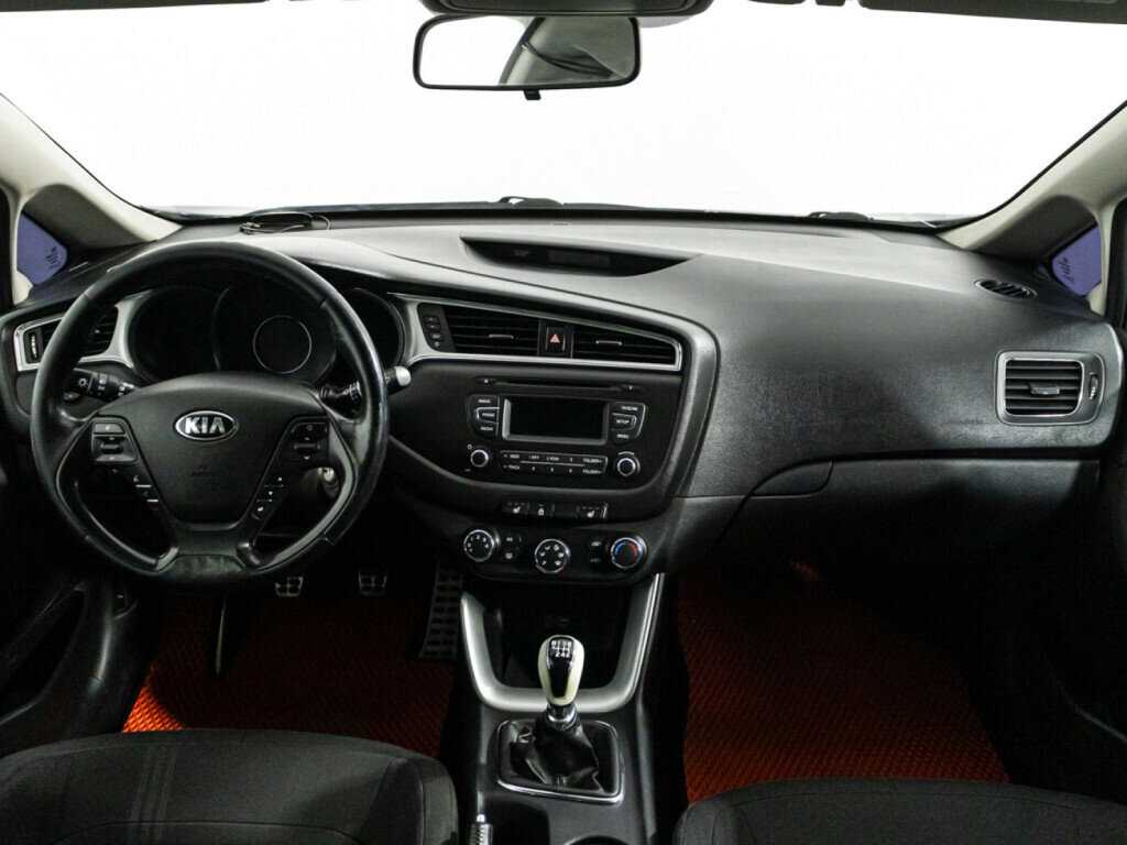 Киа Сид б/у, 2015, Механическая. Фото: #12