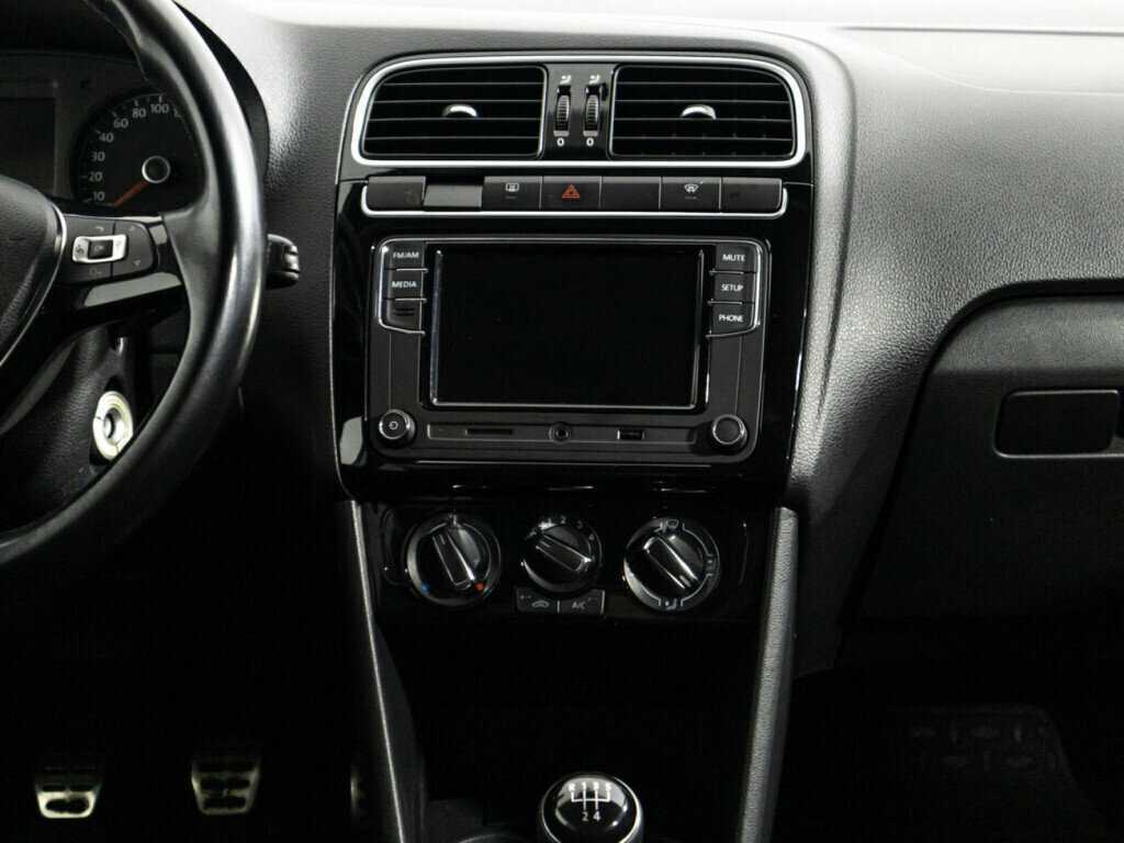 Фольксваген Поло б/у, 2015, Механическая. Фото: #13