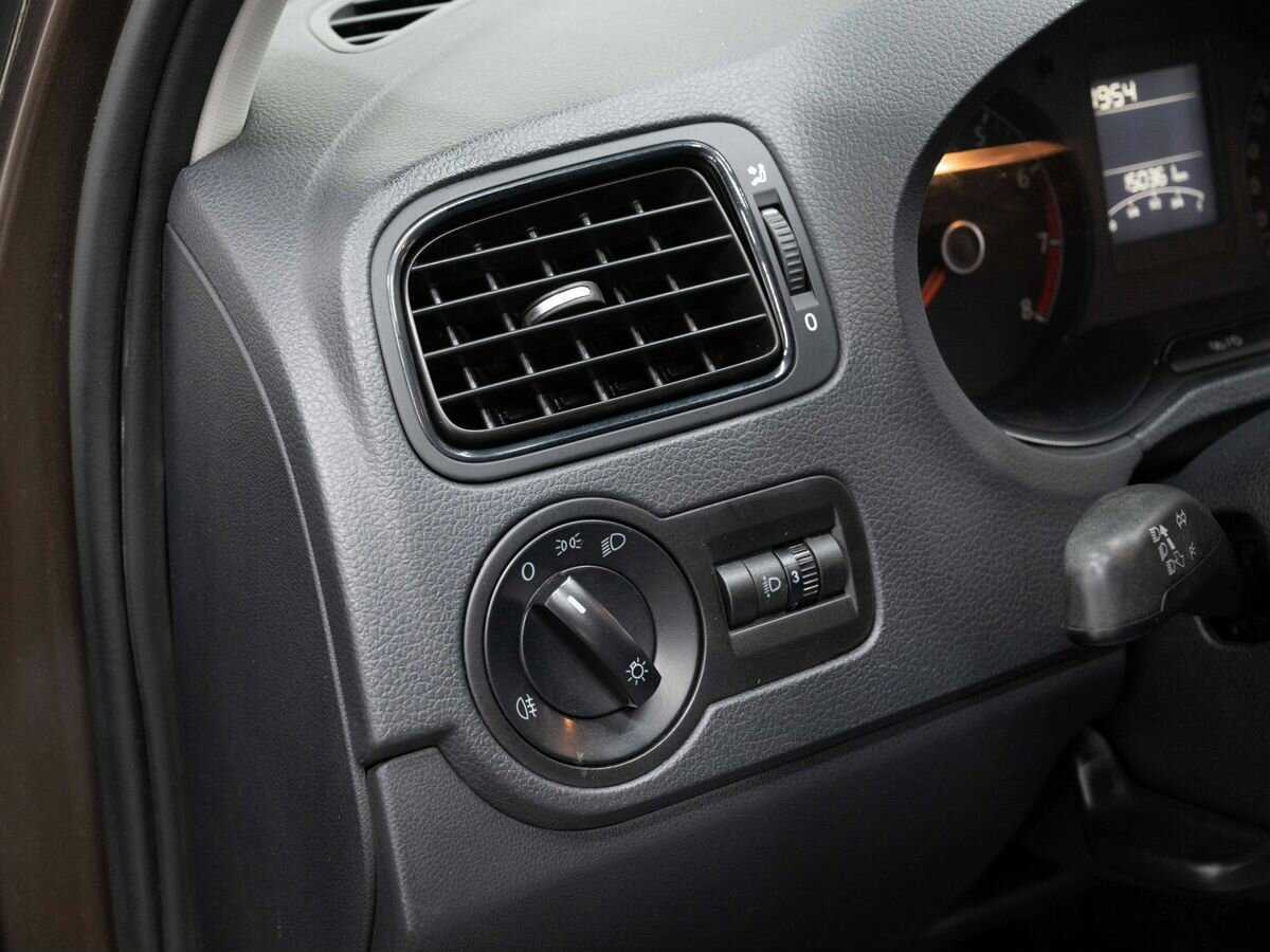 Фольксваген Поло б/у, 2016, Автоматическая. Фото: #17