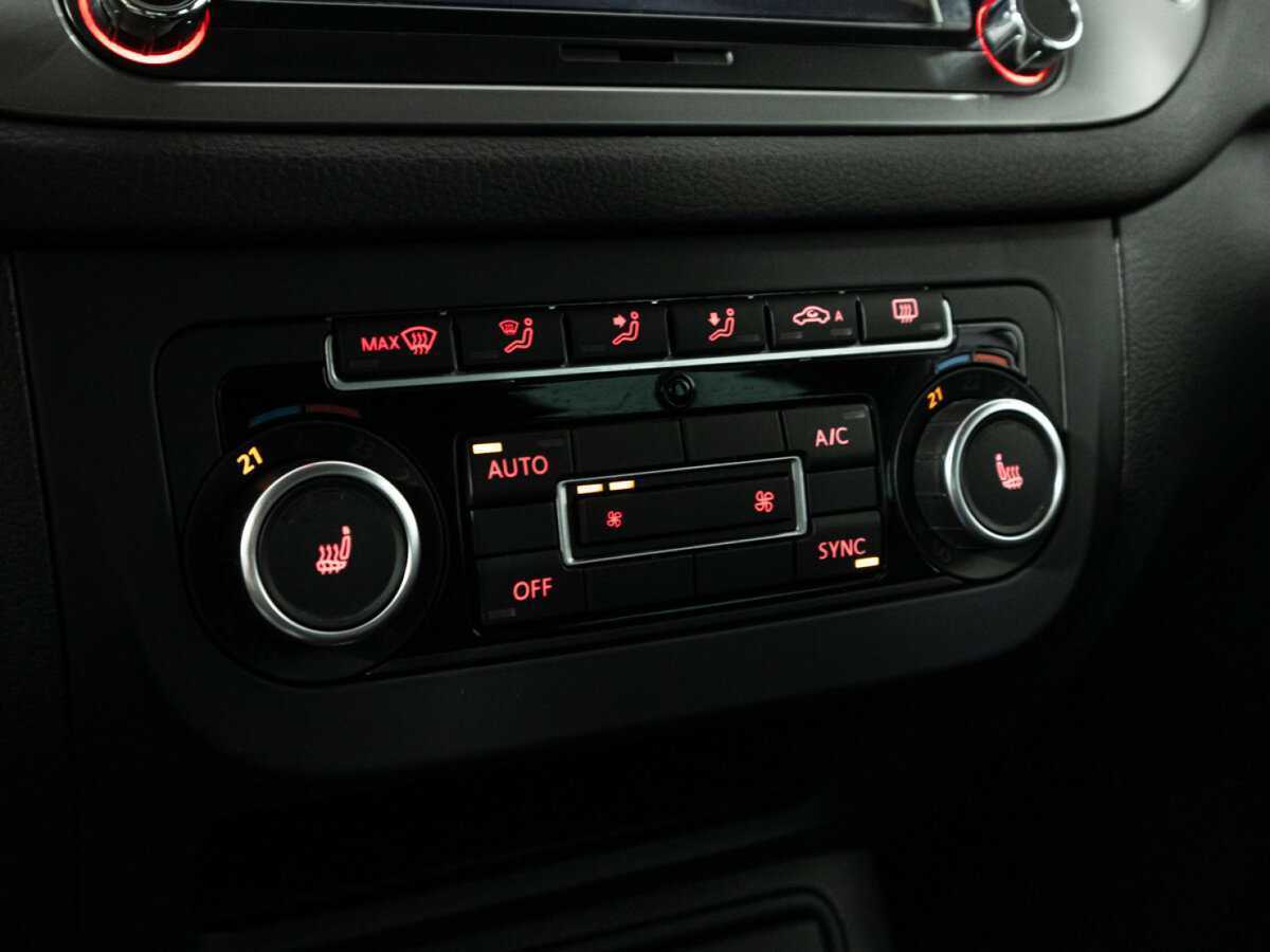 Фольксваген Тигуан б/у, 2015, Автоматическая. Фото: #15