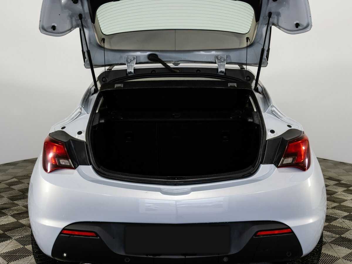 Опель Астра б/у, 2012, Механическая. Фото: #17