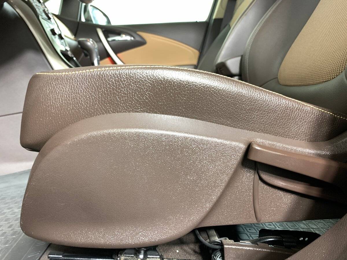 Опель Астра б/у, 2013, Автоматическая. Фото: #14