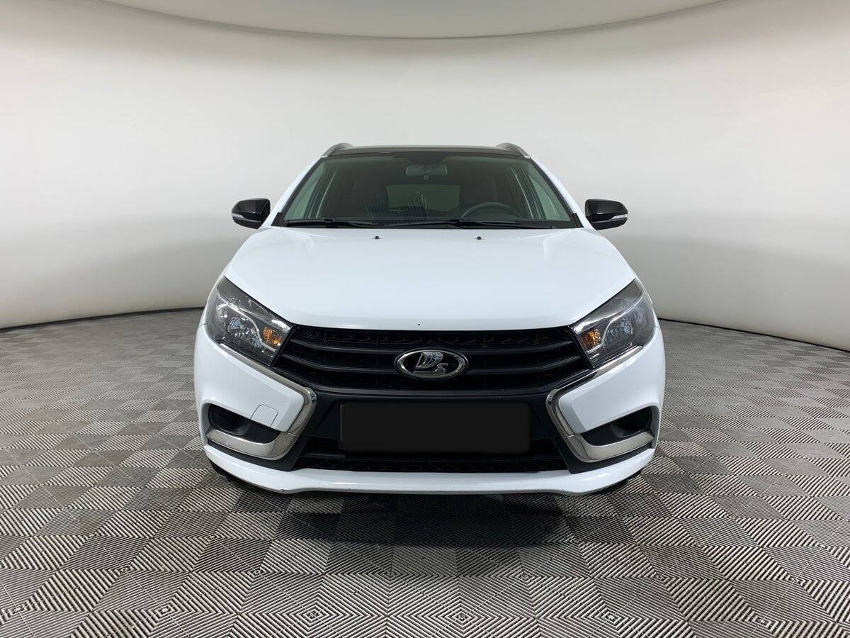 Лада (ВАЗ) Веста б/у, 2021, Механическая. Фото: #1