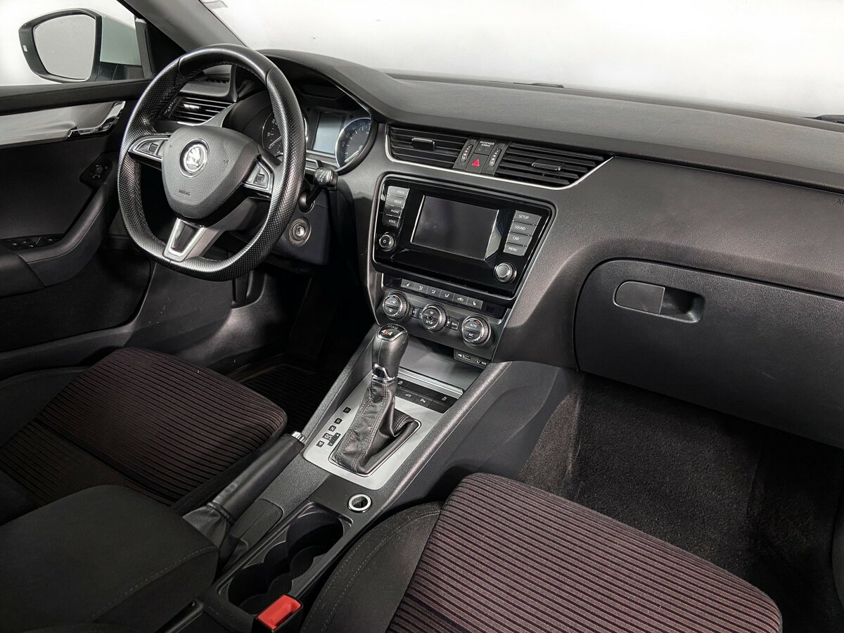 Шкода Октавия б/у, 2015, Роботизированная. Фото: #8