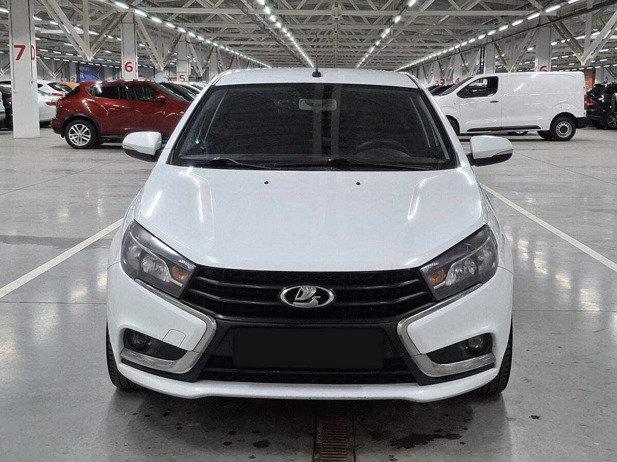 Лада (ВАЗ) Веста б/у, 2017, Механическая. Фото: #1