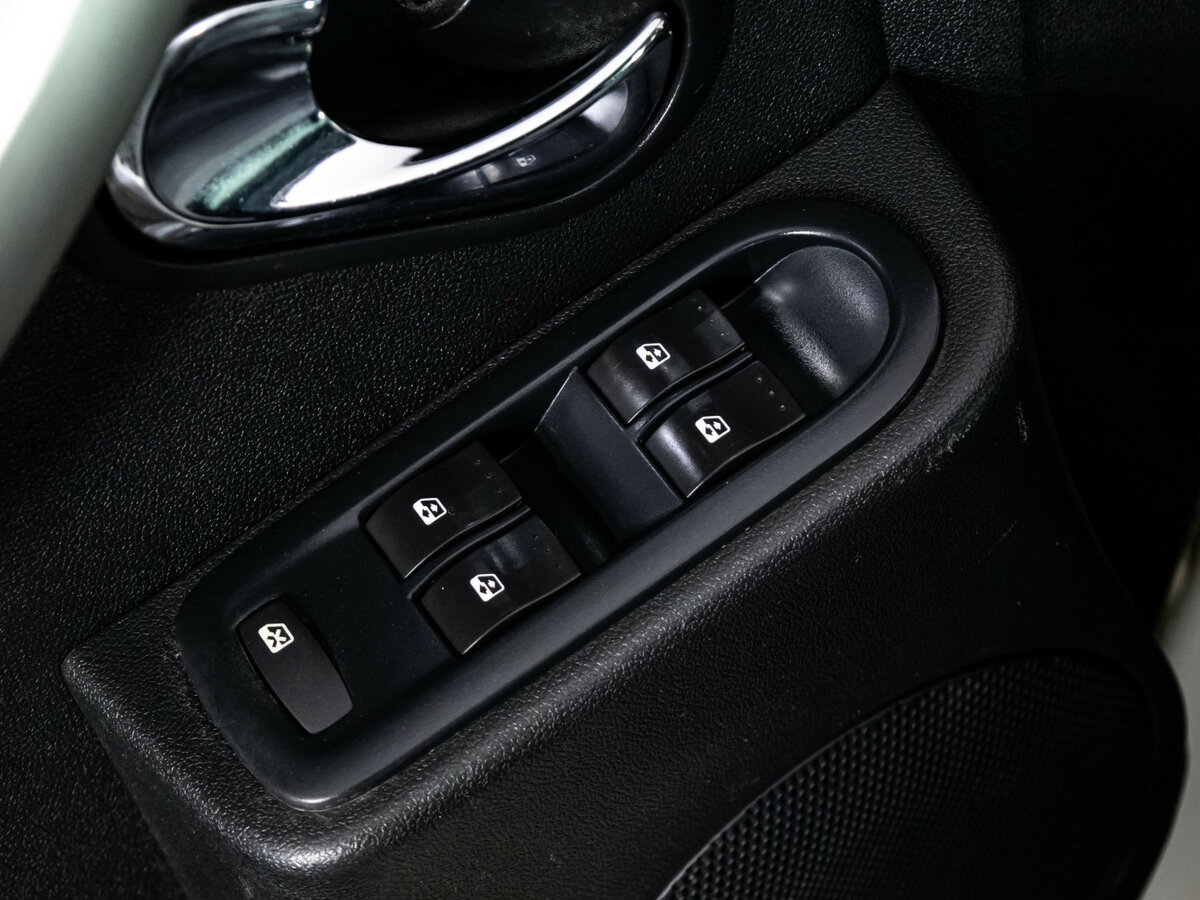 Ниссан Террано б/у, 2014, Автоматическая. Фото: #10