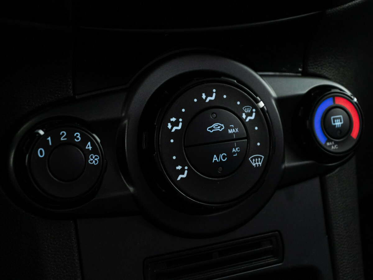 Форд Фиеста б/у, 2015, Роботизированная. Фото: #14