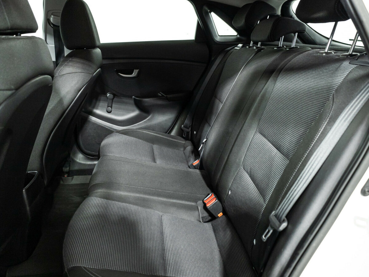 Хендай ай30 б/у, 2015, Автоматическая. Фото: #9